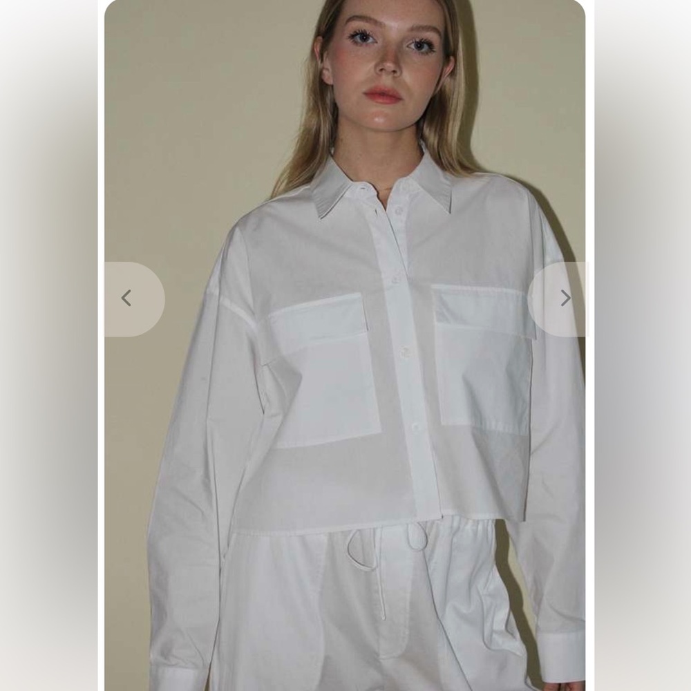OVAL SQUARE
FEELING CROPPED SHIRT - WHITE. SIZE XS. NWOT